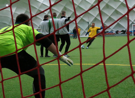 Goodrich zwycięża w meczu na szczycie, zmiana lidera w Lidze Amatorskiej