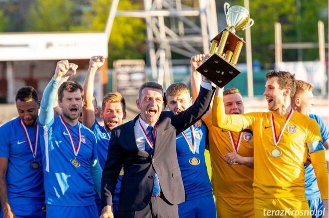 Karpaty Krosno triumfują w finale okręgowego Pucharu Polski