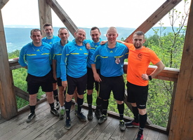 Z GWIZDKIEM PO RESPIRATOR